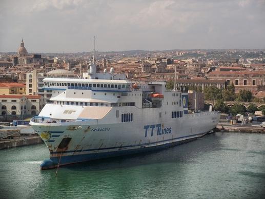 catania sicily ocean liner