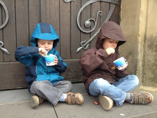 children eating ice cream door