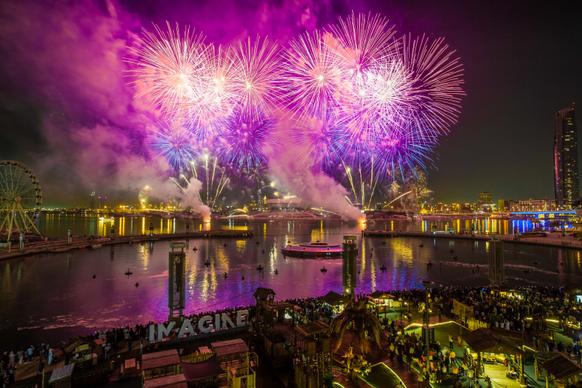 city festival picture elegant dynamic sparkling fireworks scene