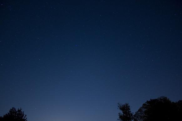 dark sky with stars at devil039s lake state park wisconsin