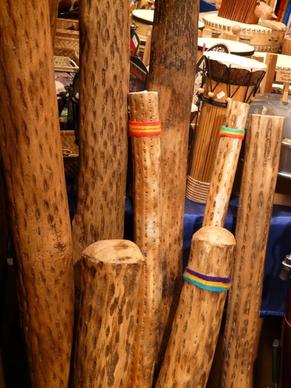 didgeridoo musical instrument overtone-rich