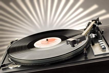 dj vinyl disk player picture