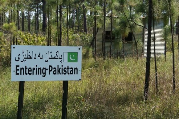 entering pakistan