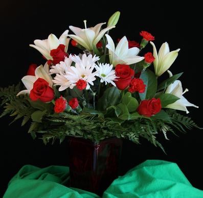 flower vase bouquet arrangement