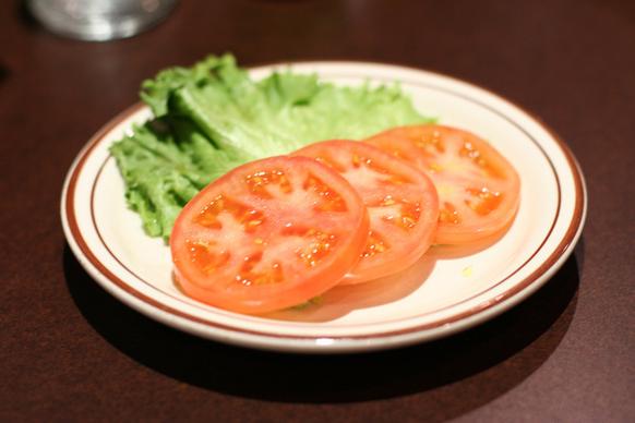 fresh sliced tomatoes and lettuce