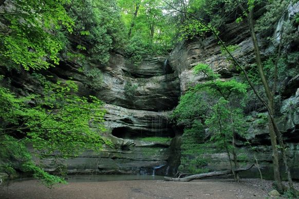 full view of canyon waterfall in starved rock state park illinois