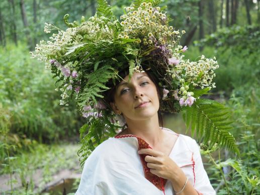 beautiful woman with stylish flowers hat