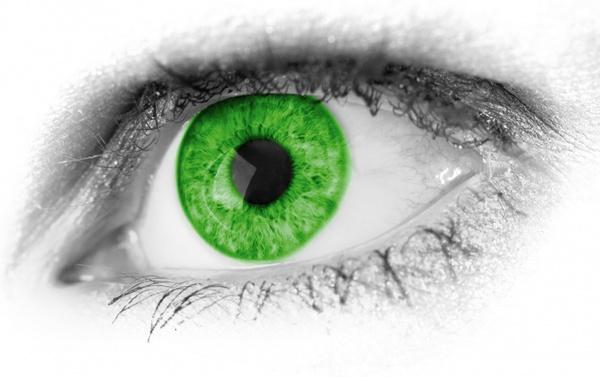 green eye detail