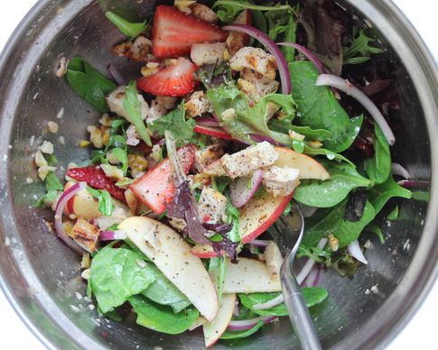 grilled chicken salad with strawberries apples and walnuts