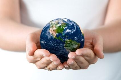 hands holding the earth picture