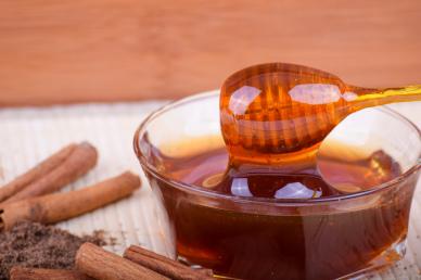 honey drink ingredients backdrop picture elegant realistic closeup