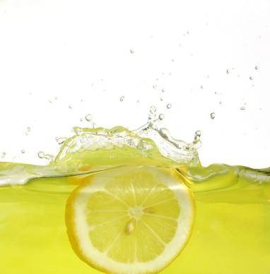 instant highdefinition pictures of lemon falling into water