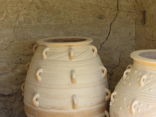 jars palace of knossos minoans