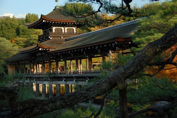 kyoto autumn leaves japan heian shrine 