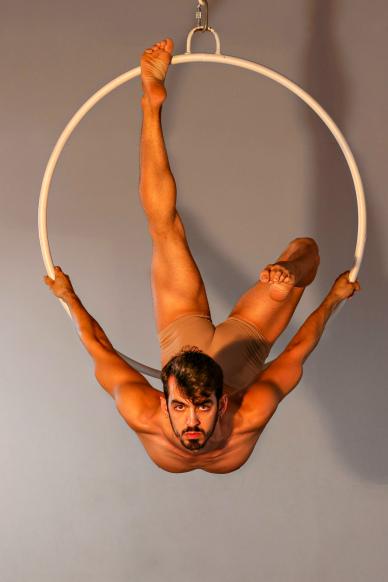 man yoga picture ring swing gesture