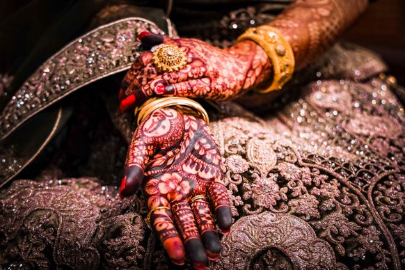 mehndi design art picture dark closeup decorated hands