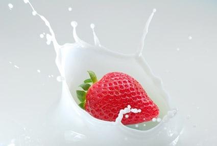 milk and strawberry quality picture