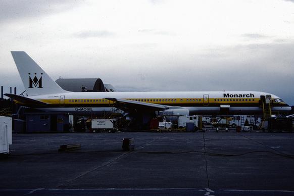 monarch airlines boeing 757 2t7 g monb1522780