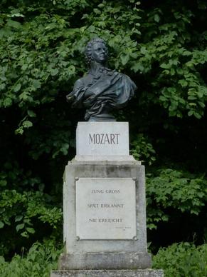 mozart statue monument