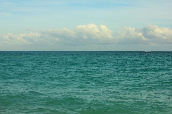 ocean and horizon at miami florida