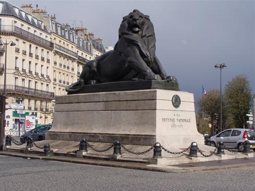 paris statue monument