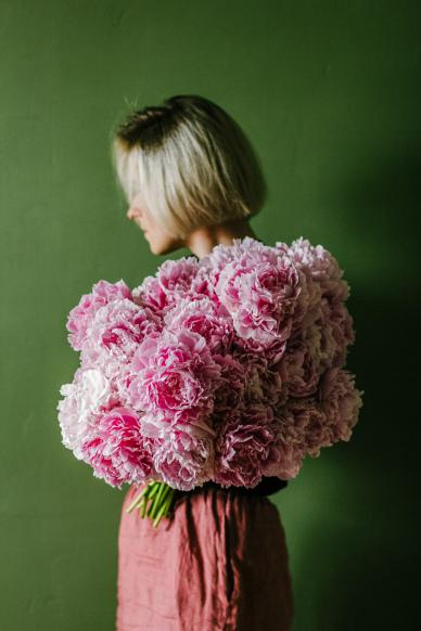 Peony gift picture lady holding bouquet