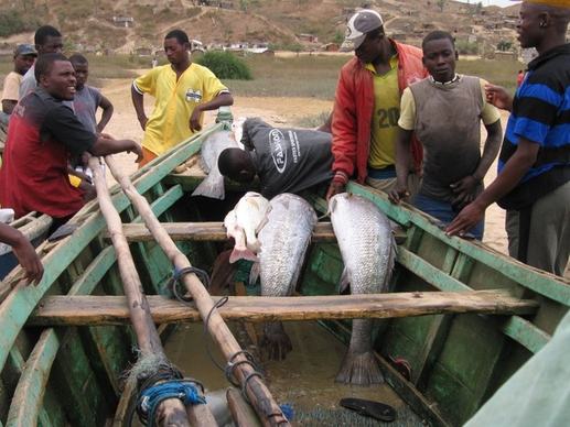 pescadores angola men