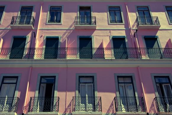 pink windows lisbon