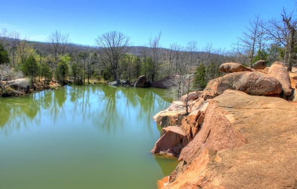 pond overview at elephant rocks state park