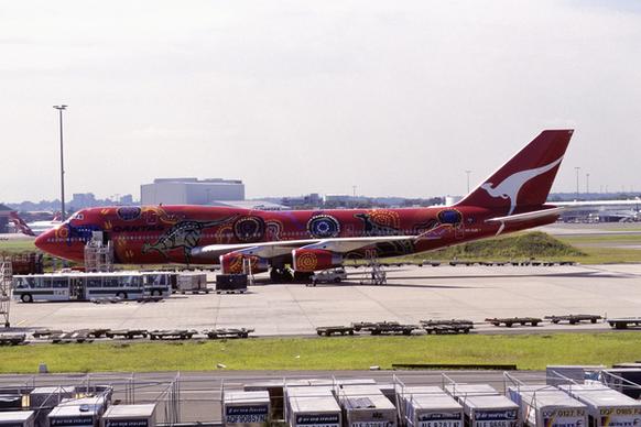 qantas boeing 747 438 vh ojb74624373