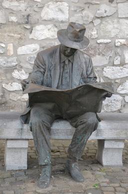 read reading statue