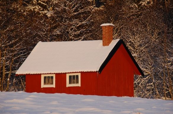 red cottage cottage winter