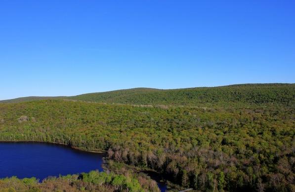 right end of lake of the clouds at porcupine mountains state park michigan