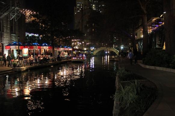 riverwalk at night in san antonio texas