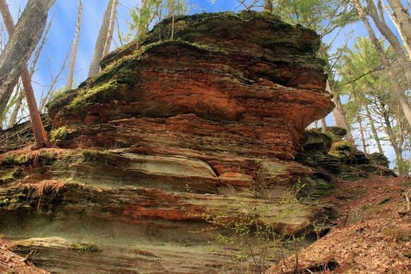 rock outcropping at rocky arbor state park wisconsin
