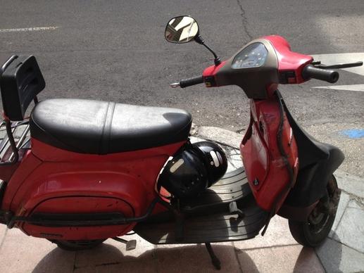 scooter red moto