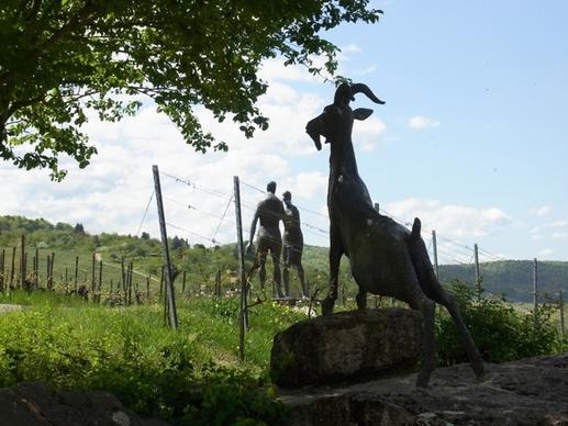 sculpture vineyard wine