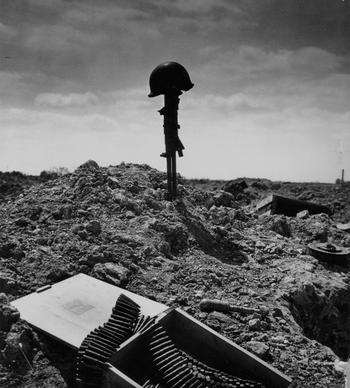 soldier's grave grave war