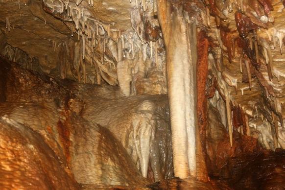 stalactites in cave of the mounds wisconsin