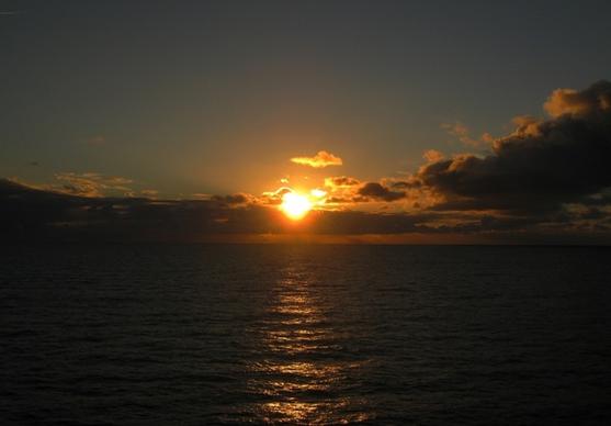 sunset sun sunset sea
