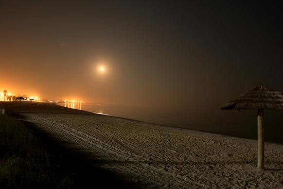 the moon at the rockport tx beach tonight 