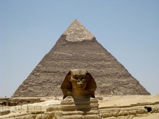 the sphinx and the great pyramid