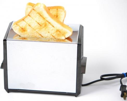 toaster and slices of bread
