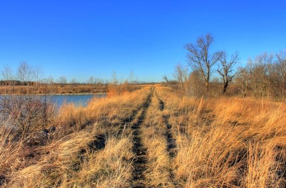 trail near the lake at weldon springs state natural area missouri