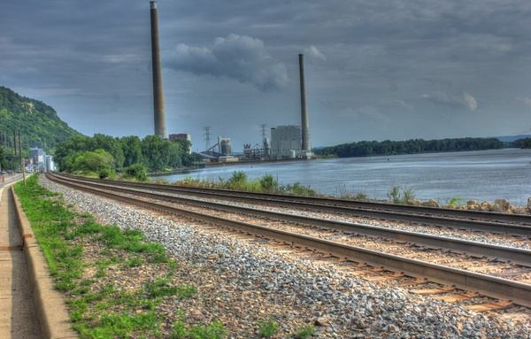 train tracks by the river in alma wisconsin