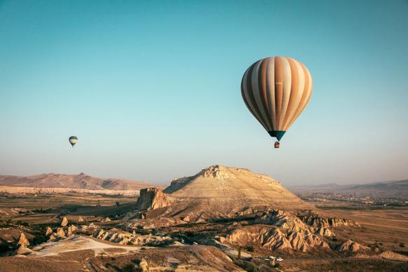 turkey scenery picture mountain flying hot air balloons scene 