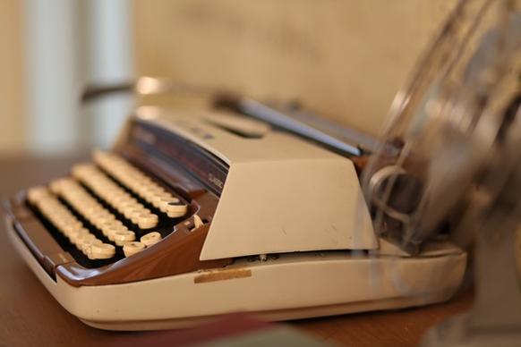 typewriter writer vintage