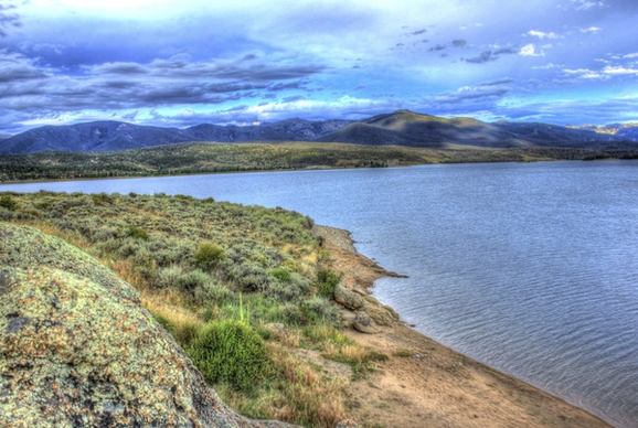 view at grand lake at rocky mountains national park colorado