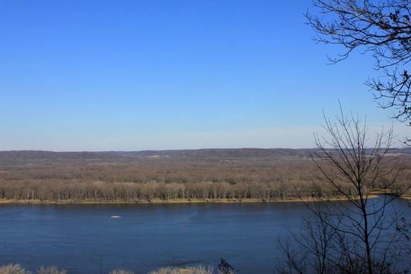 view of the opposite shore at bellevue state park iowa