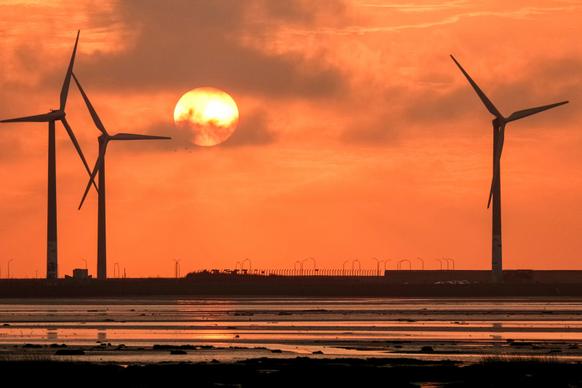 windfarm scenery picture dark sunset scene 